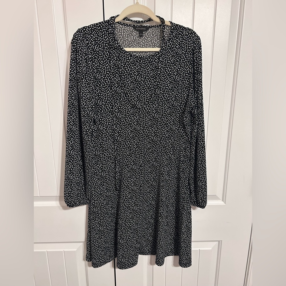 Banana Republic Black and White Long Sleeve Dress